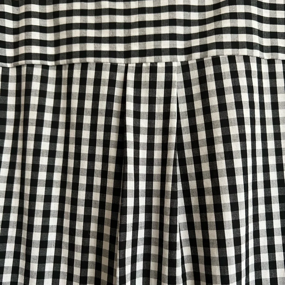 Black And White Blouse Who What Wear Mid Length Sleeve Ruffled Neckline Size L - Picture 7 of 11